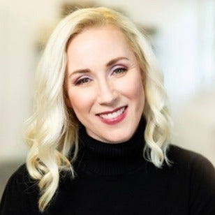 Portrait of Jen Snoddy, Realtor